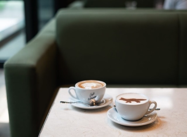 Sudah coba nongkrong di Cafe Kitsune ASHTA Distrik 8 SCBD bro? Ada bar-nya juga bro, bisa nongkrong seru ini sih!